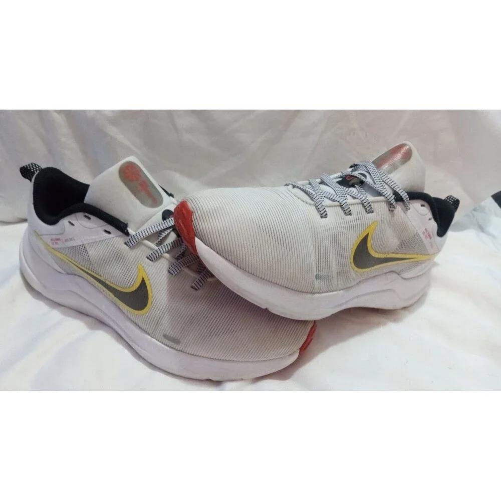 Nike Women’s Running Shoes – Size 8